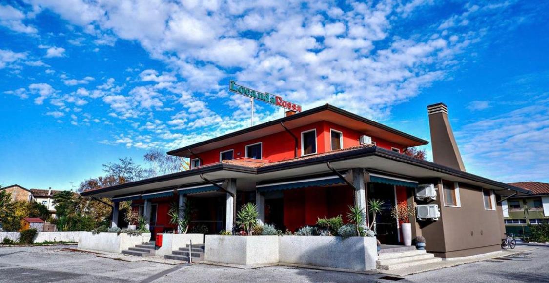 Hotel Locanda Rossa Romans di Varmo Exterior foto